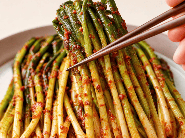 (김치스토리) 전라도식 생 쪽파김치 1kg 국내산 양념 / 태양초 고춧가루·천일염